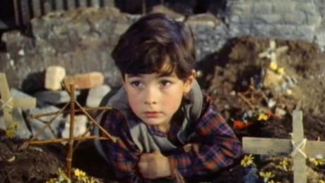 a-kid-for-two-farthings-1955-3